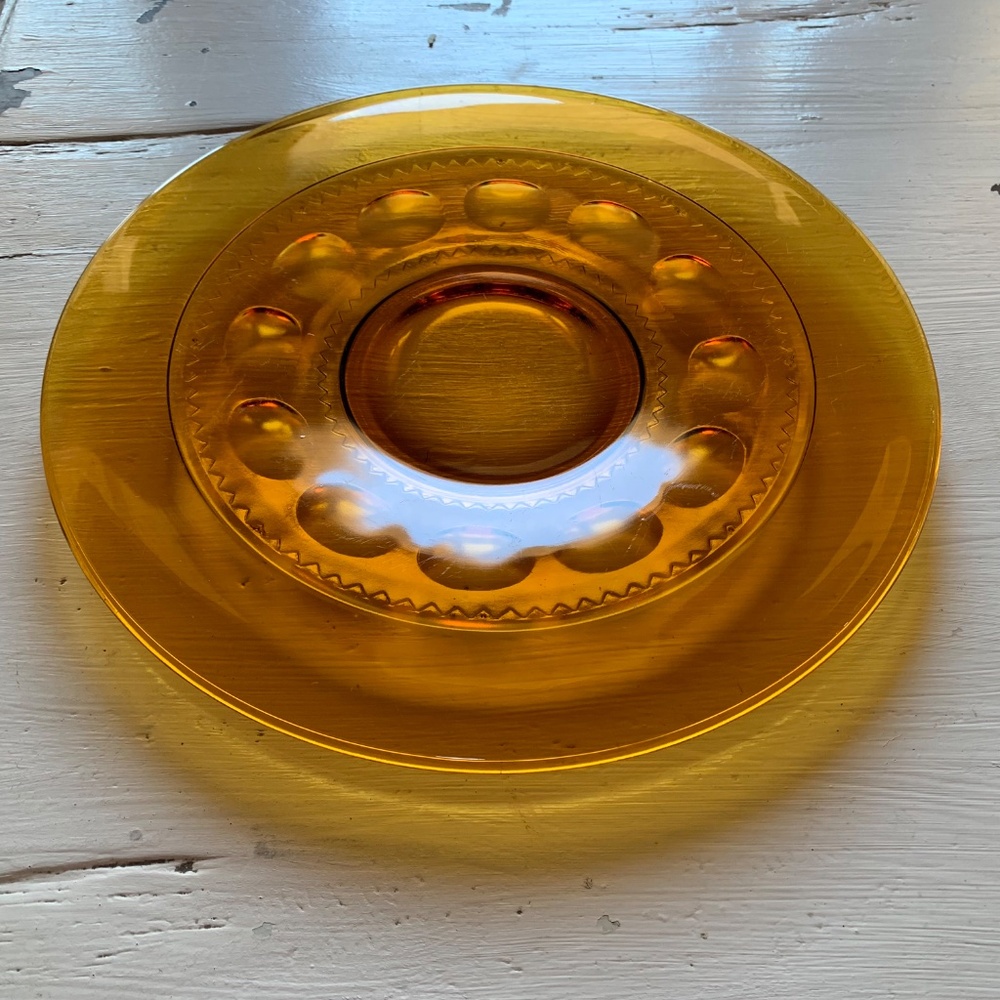 Vintage Indiana Glass – 13" Kings Crown Thumbprint Amber Plate - Picture 5 of 16